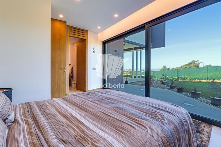 Image No.24-4 Bed House for sale