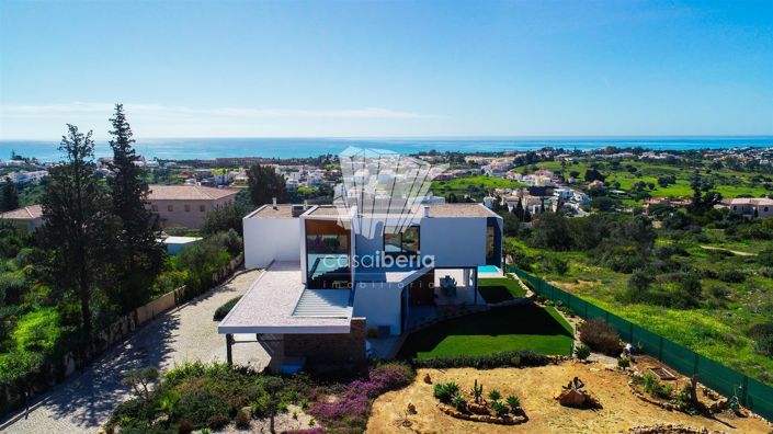 Image No.8-4 Bed House for sale