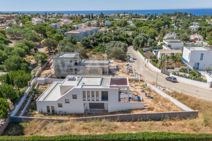 Image No.12-4 Bed House for sale