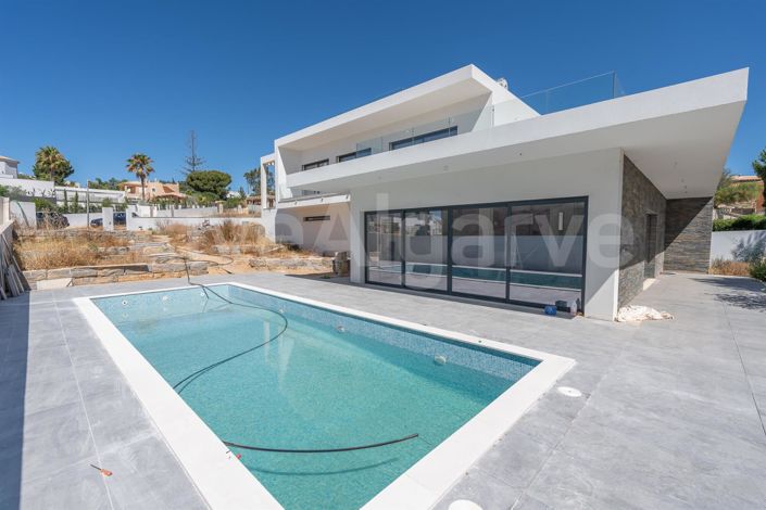 Image No.5-4 Bed House for sale