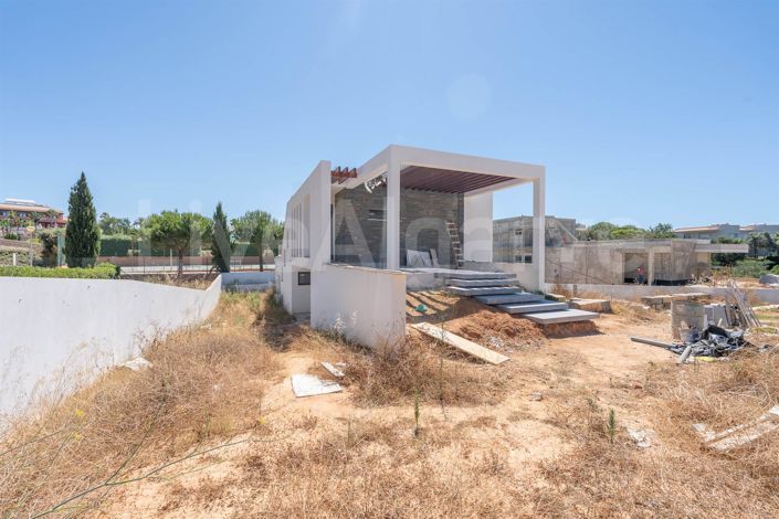 Image No.7-4 Bed House for sale