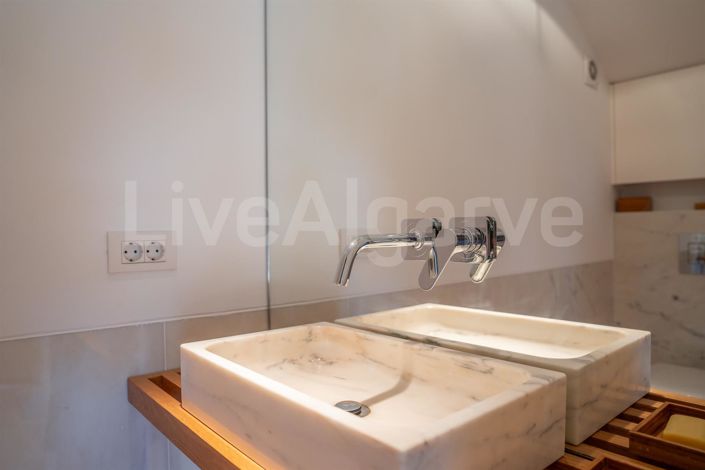 Image No.10-4 Bed House for sale