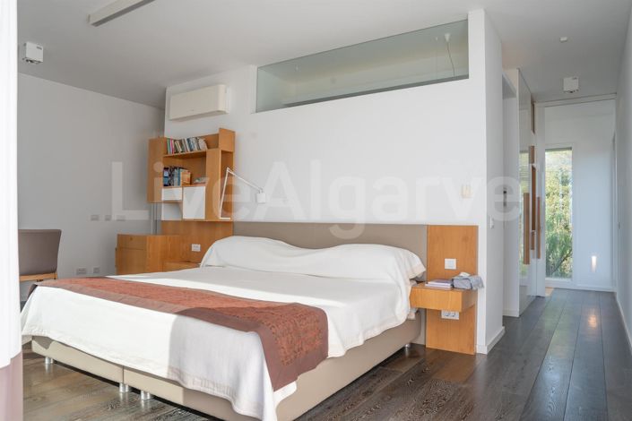 Image No.13-4 Bed House for sale