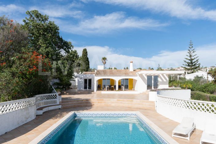 Image No.21-4 Bed House for sale