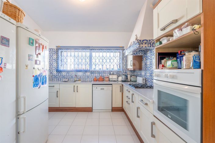 Image No.26-4 Bed House for sale