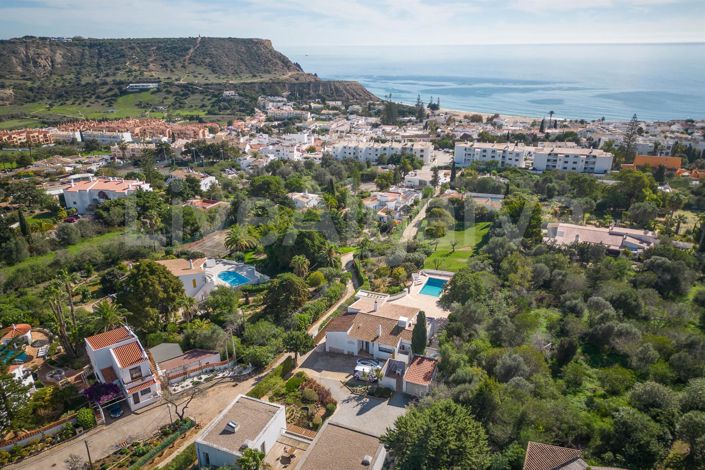 Image No.3-4 Bed House for sale