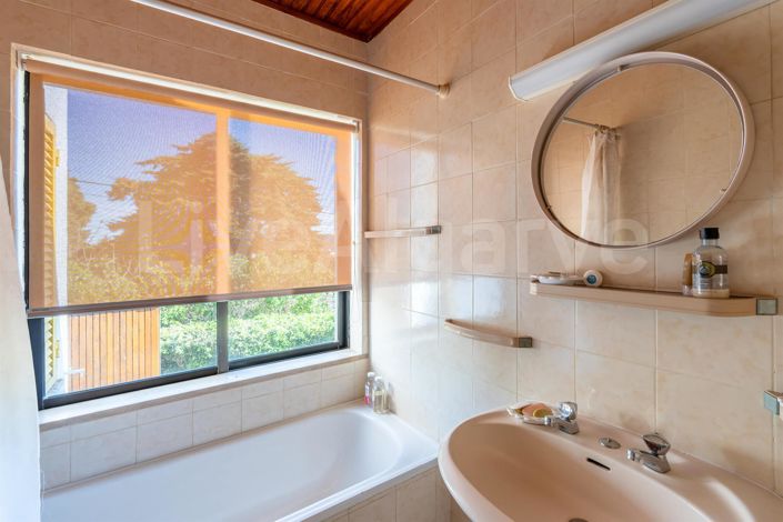 Image No.31-4 Bed House for sale