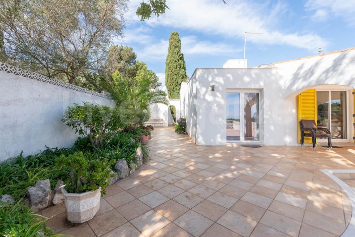 Image No.35-4 Bed House for sale