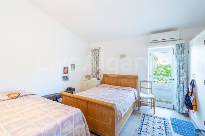 Image No.38-4 Bed House for sale