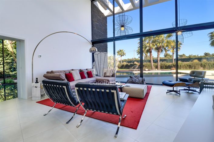 Image No.18-3 Bed House for sale