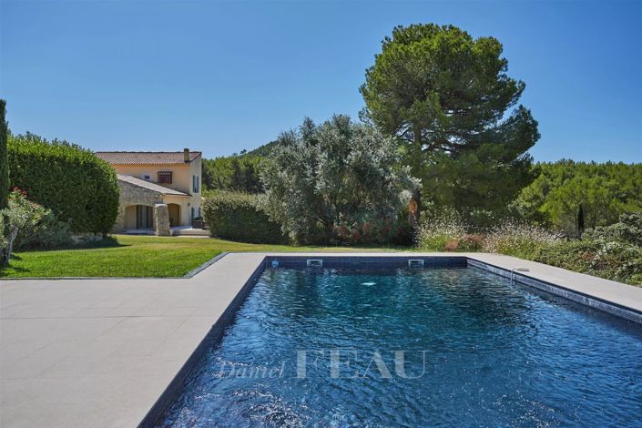 Image No.1-6 Bed House for sale