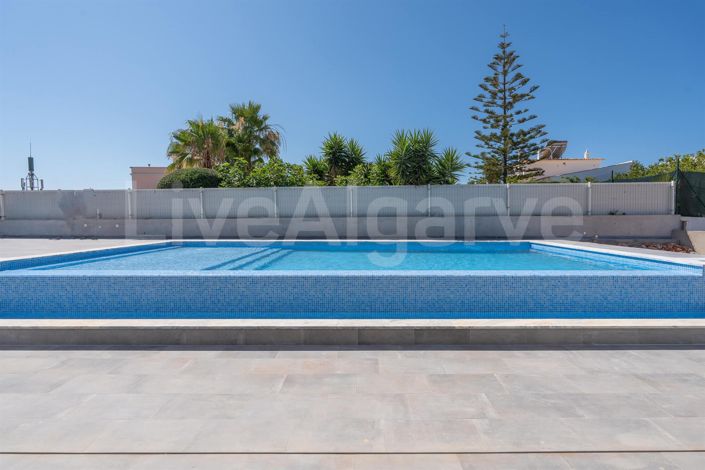 Image No.14-3 Bed House for sale