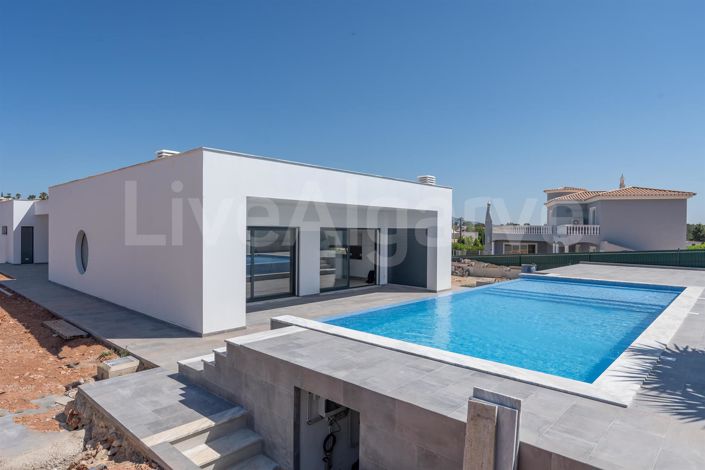 Image No.5-3 Bed House for sale