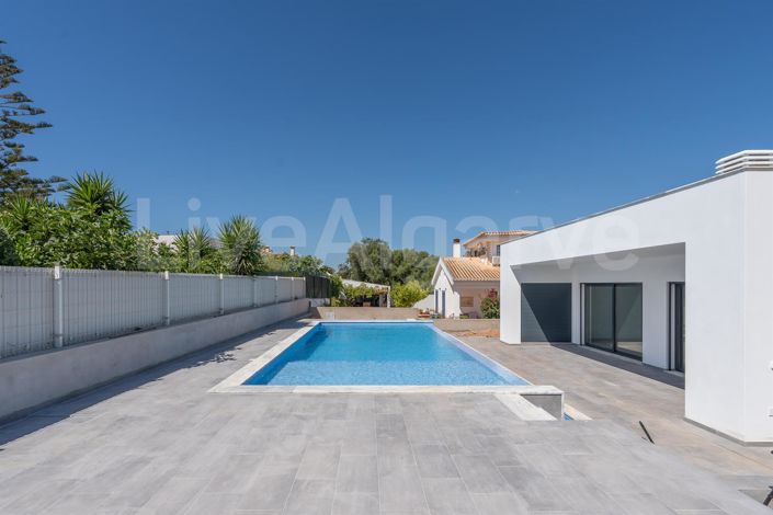 Image No.6-3 Bed House for sale