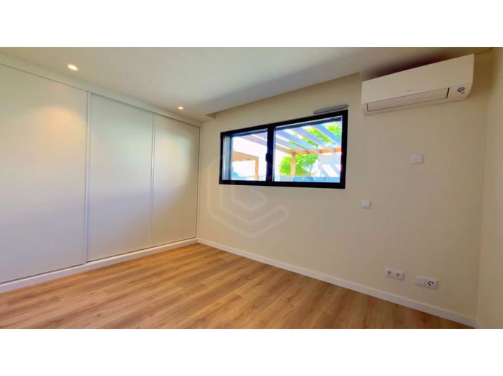 Image No.20-4 Bed House for sale