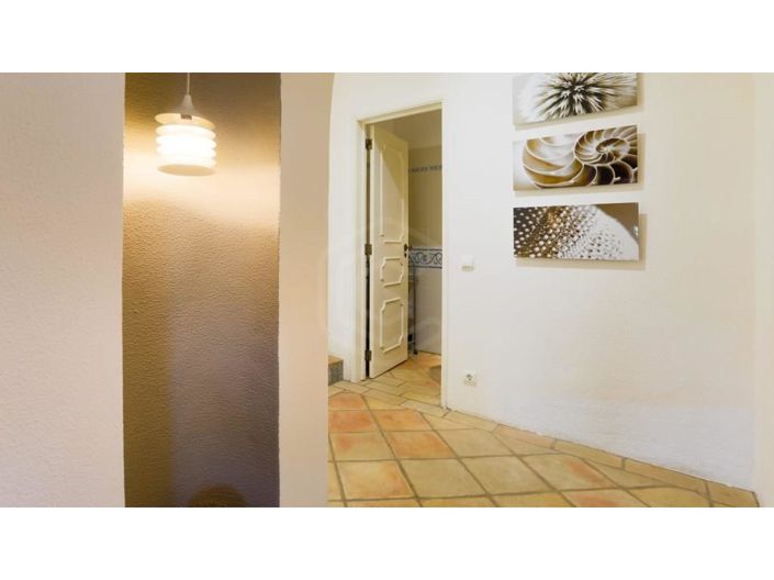 Image No.12-2 Bed House for sale