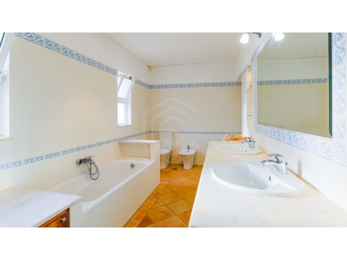 Image No.26-2 Bed House for sale