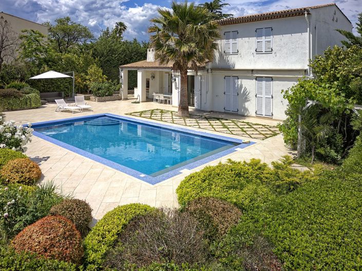 Image No.1-4 Bed House for sale