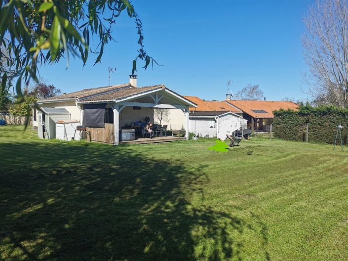 Image No.1-3 Bed House for sale