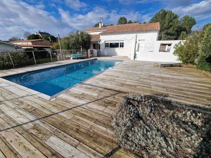 Image No.1-4 Bed House for sale