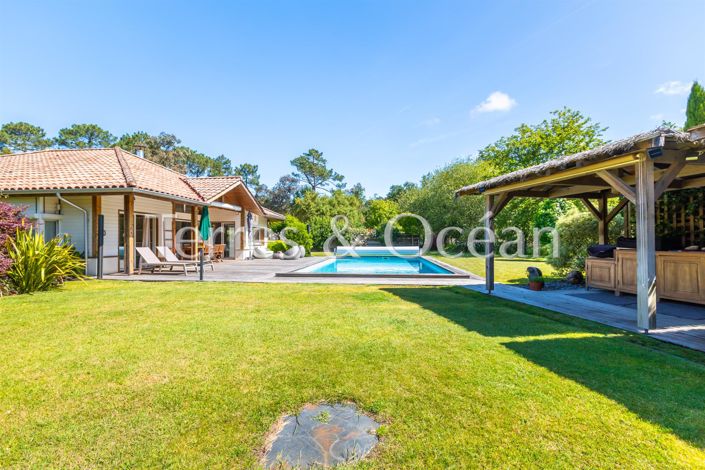 Image No.1-9 Bed House for sale