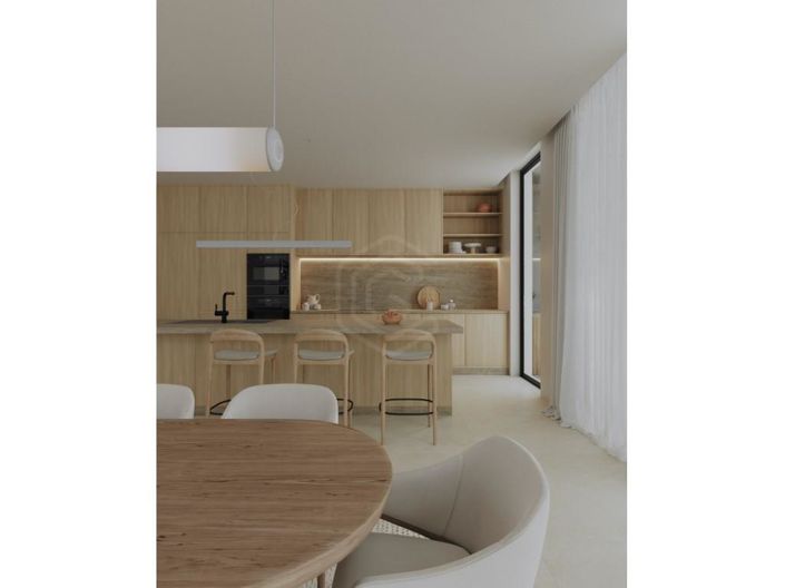 Image No.8-4 Bed House for sale