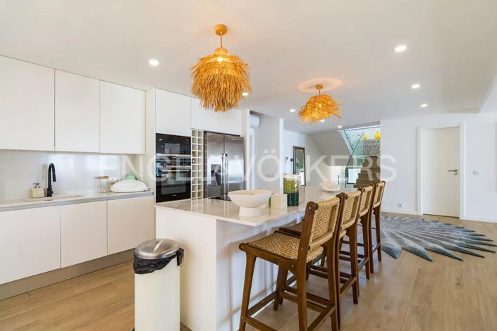 Image No.19-5 Bed House for sale