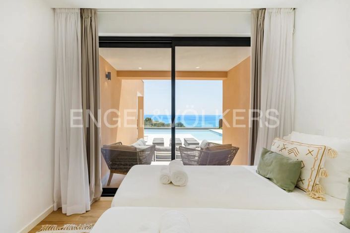 Image No.26-5 Bed House for sale