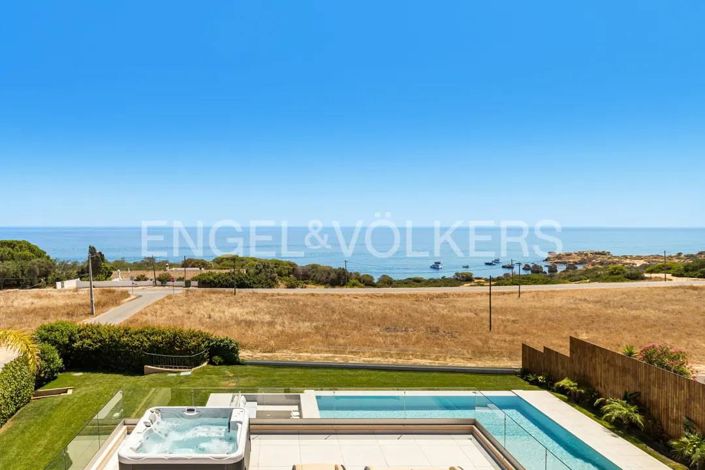 Image No.3-5 Bed House for sale