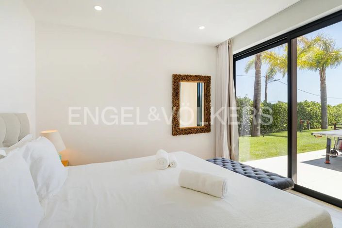 Image No.30-5 Bed House for sale