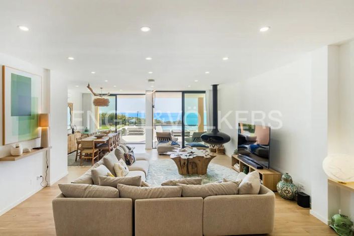 Image No.9-5 Bed House for sale