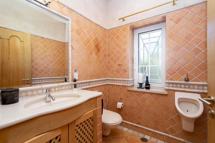 Image No.12-3 Bed House for sale