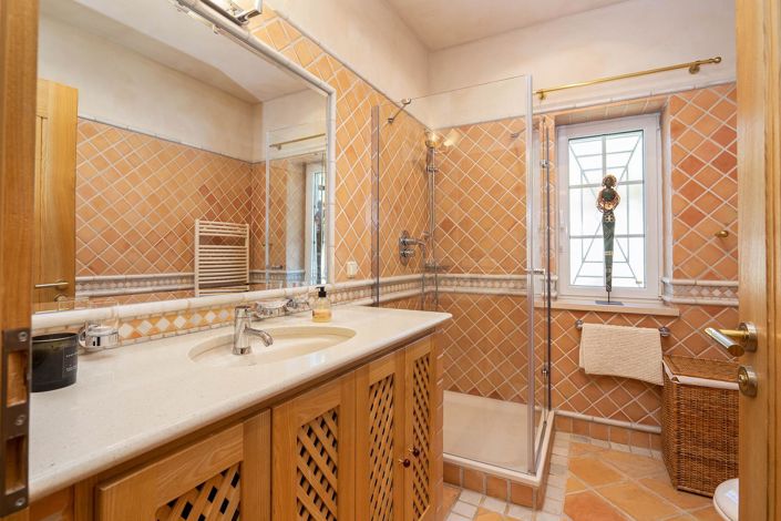 Image No.26-3 Bed House for sale