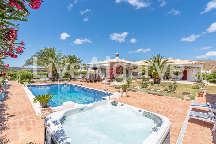 Image No.3-4 Bed House for sale