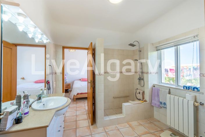 Image No.38-4 Bed House for sale