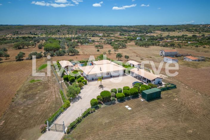 Image No.40-4 Bed House for sale