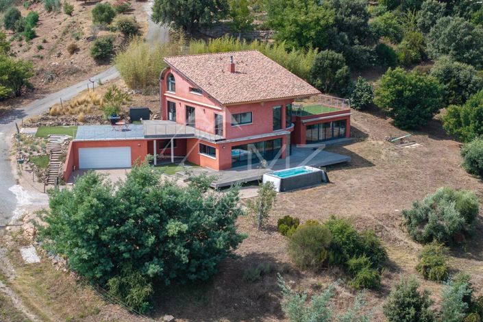 Image No.1-4 Bed House for sale