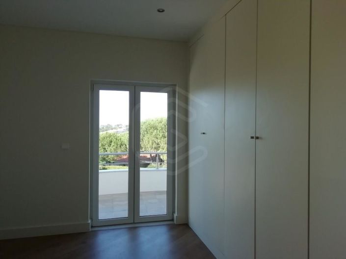 Image No.22-4 Bed House for sale