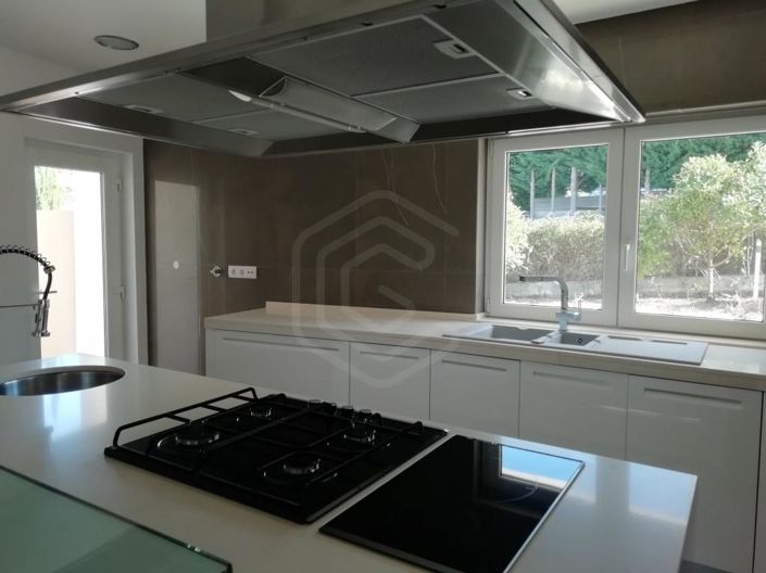 Image No.7-4 Bed House for sale