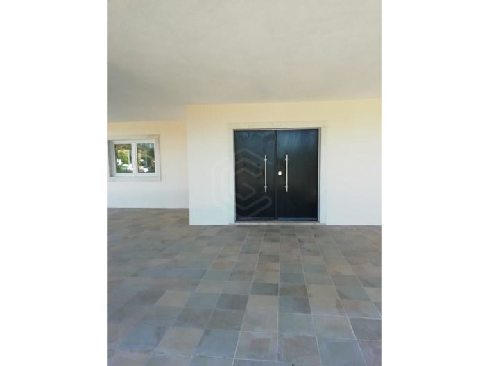 Image No.8-4 Bed House for sale