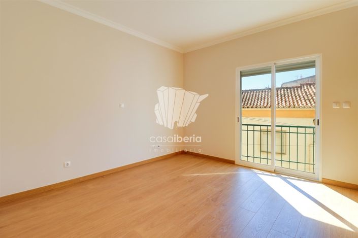 Image No.22-2 Bed Apartment for sale