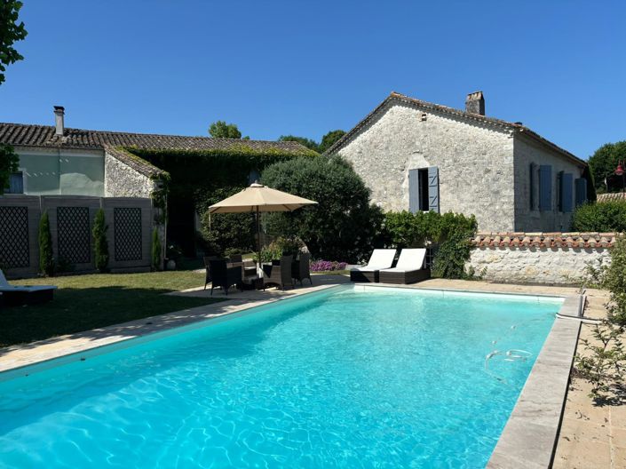 Image No.1-5 Bed House for sale