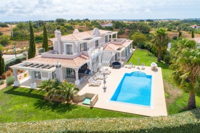 5 Bed House for sale