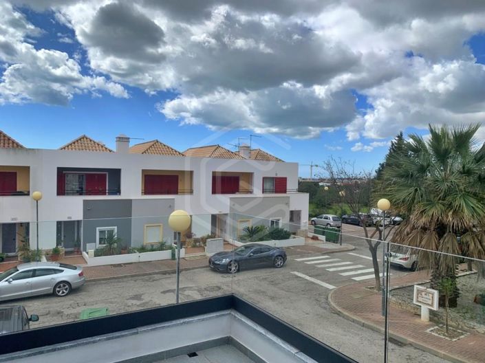 Image No.20-4 Bed House for sale