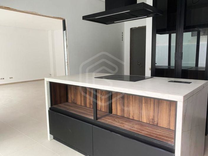 Image No.7-4 Bed House for sale