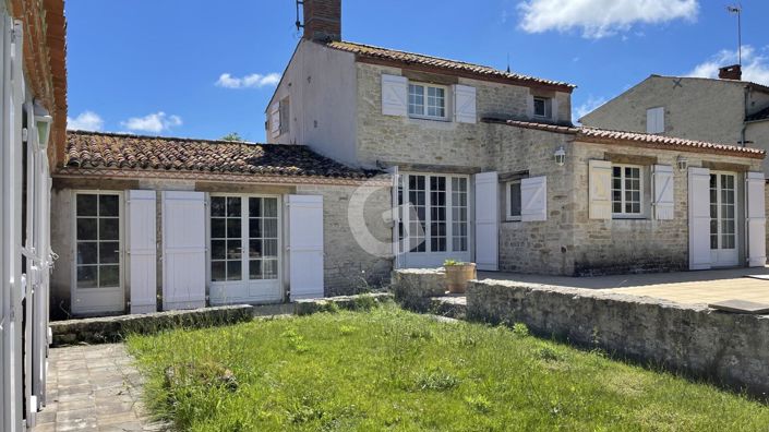 Image No.1-5 Bed House for sale