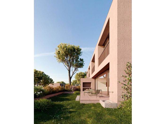 Image No.6-4 Bed House for sale