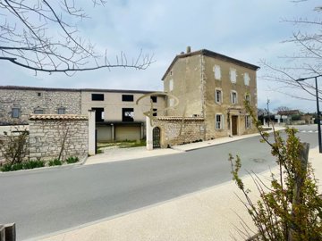 1 - Orgnac-l'Aven, House