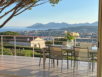 1 - Le Cannet, House