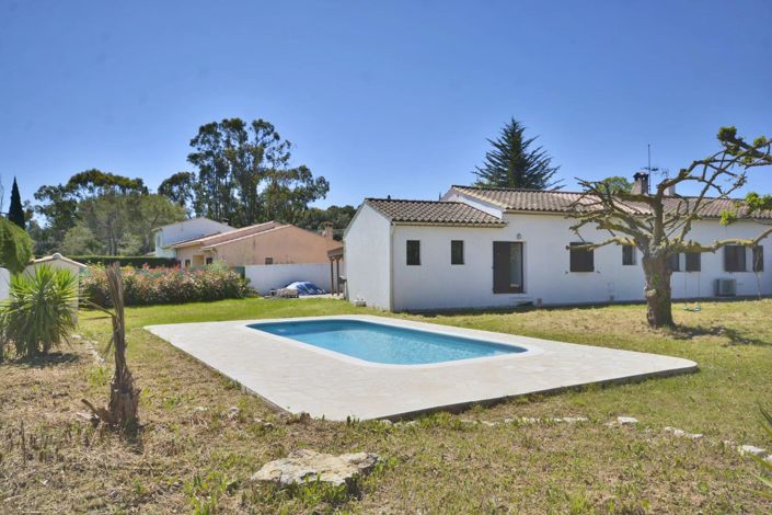 Image No.1-4 Bed House for sale